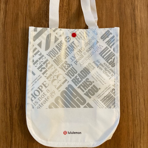 (3) Lululemon reusable bags - Picture 2 of 4